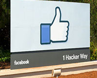 Facebook Sets Up Political Advocacy Group as High-Tech Teeters on Edge | Social Networks