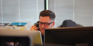 customer-service-staff-810.jpg