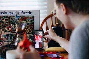 091520-featured-two-tustomers.jpg - purshoLOGY 2020 Holiday Shopping Is a Tale of 2 Consumers