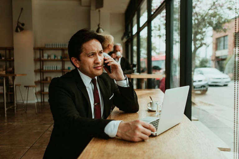 entrepreneur-on-phone-810