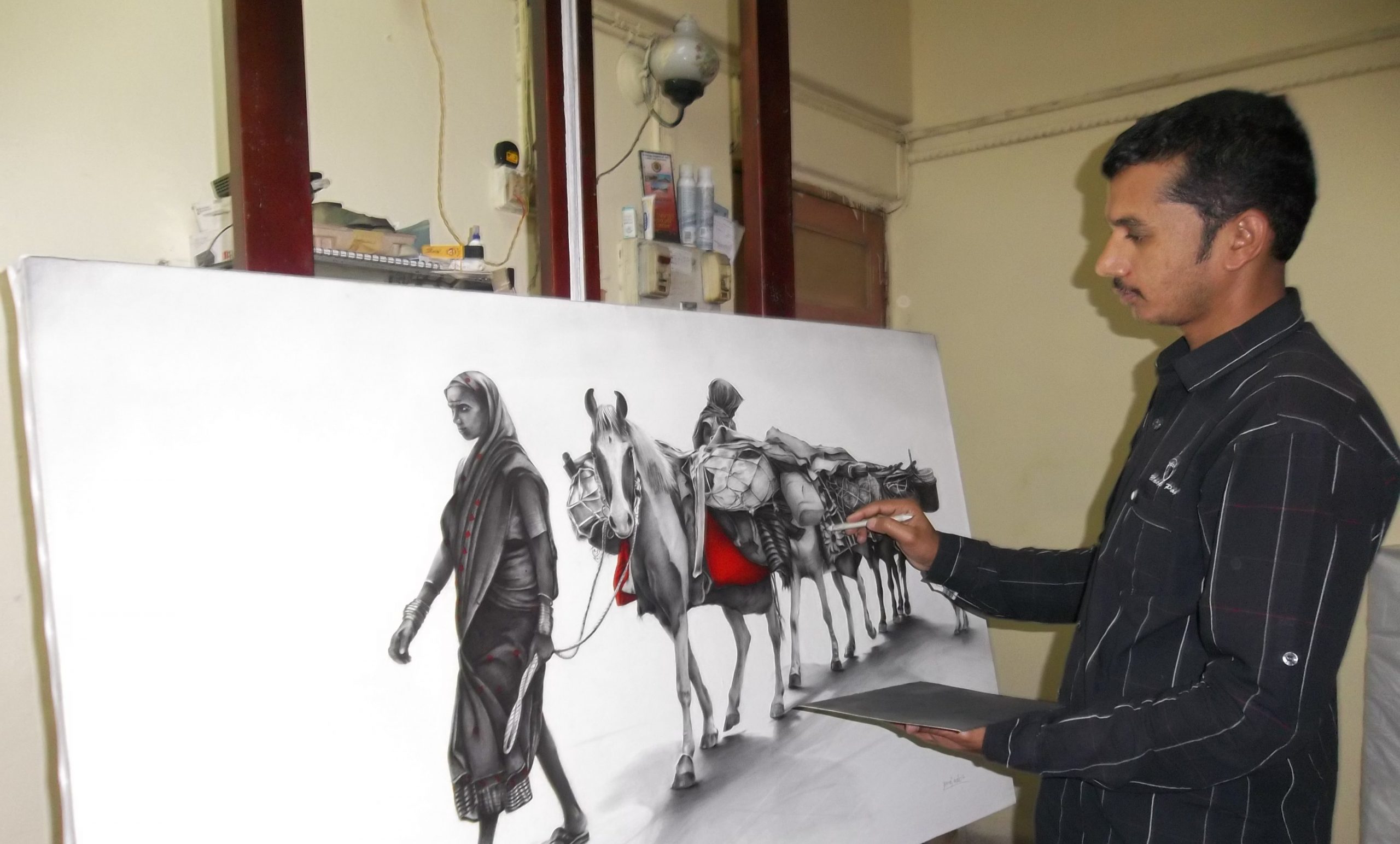 Kolhapur Farmers Son Pursues Artistic Dreams Makes Rs 10 Lakh Annually Selling His Paintings
