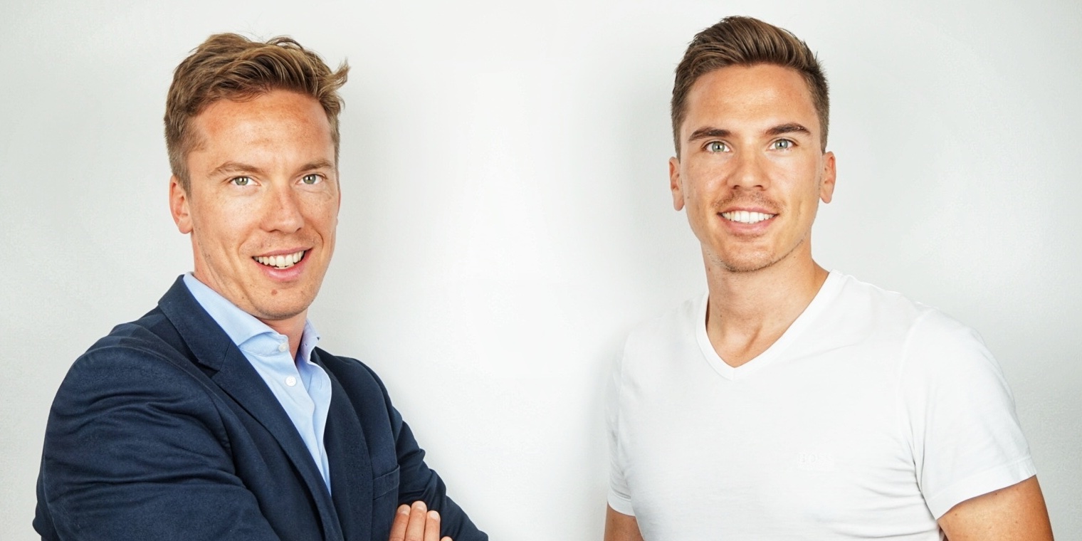 Two men the co founders of krankenversichernat are pictured At left is Benjamin Arthofer co founder and CEO At right is Sebastian Arthofer co founder and CMO