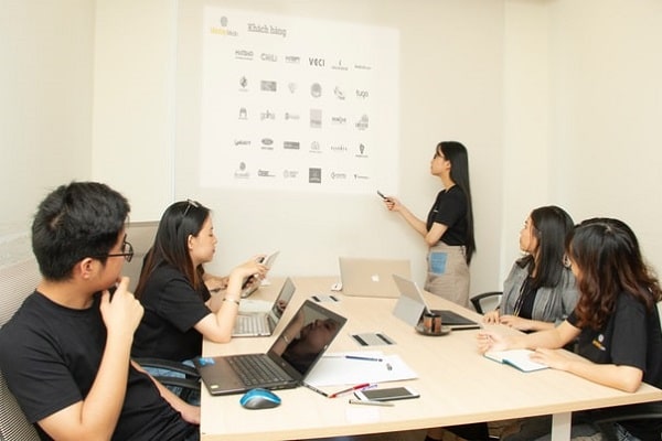How To Use Infographics To Help Engage Your Employees