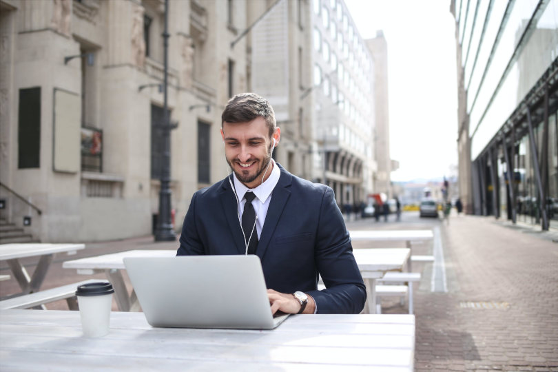 businessman-810.jpg - purshoLOGY