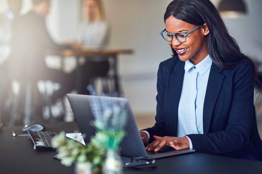 12 Must-Have Features of a Good Help Desk Ticketing System