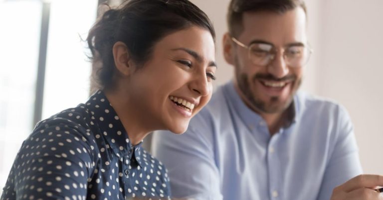 5 ways to hang on to contact center agents in 2022