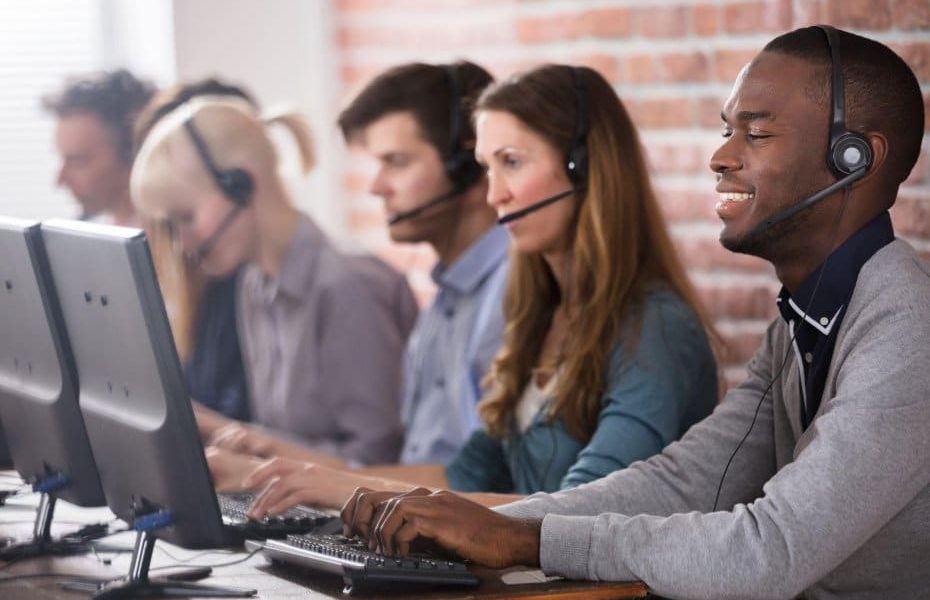 contact center agents at work 1